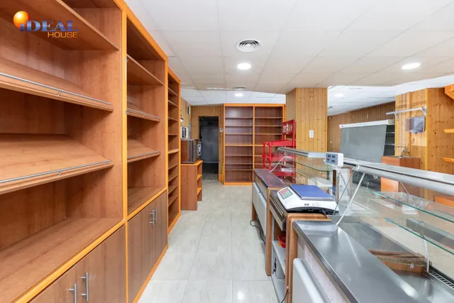 LOCAL COMERCIAL EN EL CHARCÓN — 8