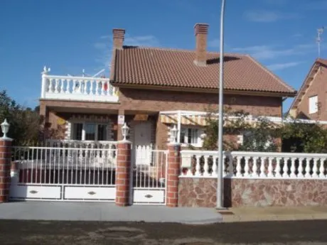 SE VENDE CHALET INDIVIDUAL EN BENAMARIEL — 5