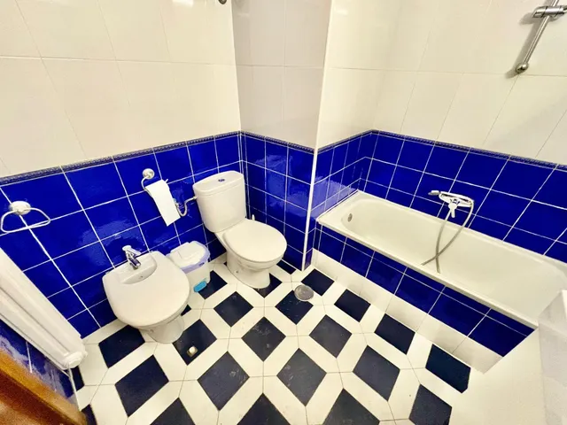 PISO DE GRANDES DIMENSIONES — 22