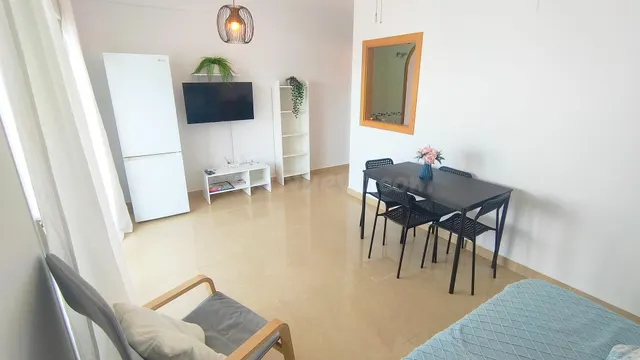 Apartamento de 1 dormitorio con terraza y piscina en Urbaniz - foto 3