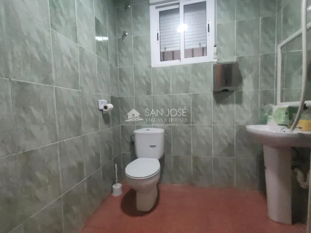 SE VENDE O SE ALQUILA LOCAL COMERCIAL VACIO EN EL CENTRO DE ASPE — 8