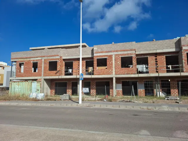 ADOSADO A ESTRENAR JUNTO A LA PLAYA DE MONCOFA - foto 4