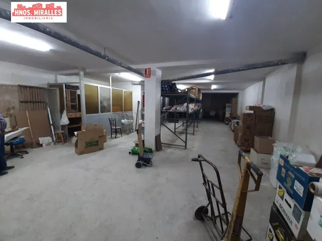 LOCAL DISPONIBLE PARA CUALQUER TIPO DE NEGOCIO, MUY INTERESANTE Y EN ZONA CENTRO. — 14