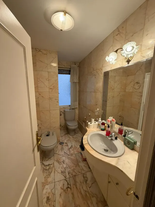 Piso 5 habitaciones 152m² en venta - Avda. de la Constitucion — 23
