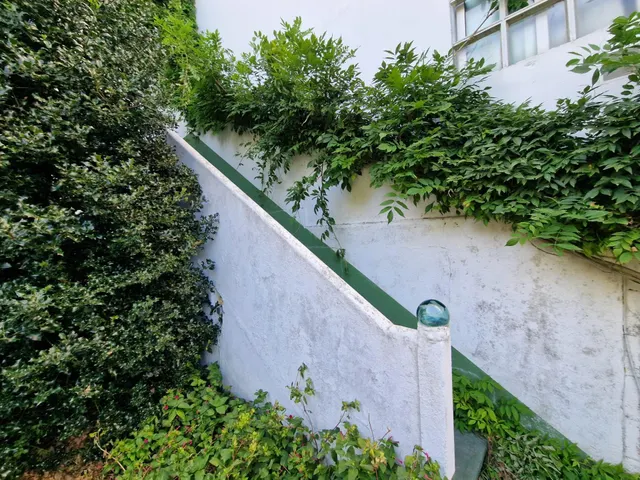 EXCLUSIVO CONJUNTO DE DOS CASAS CON JARDÍN Y GARAJE A 300 METROS DE LA PLAYA DE A RAPADOIRA – FOZ — 43