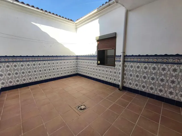 VIVIENDA UNIFAMILIAR CON COCHERA EN PEDRO ABAD! — 8