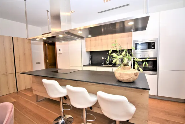 PISO EN VENTA CON PLAZA DE GARAJE JUNTO A LA CATEDRAL — 14