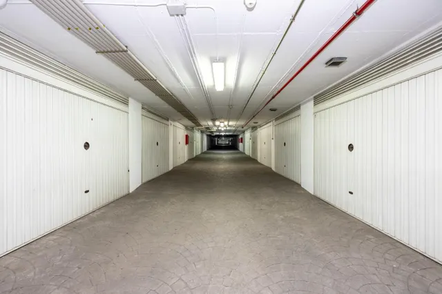 ESPECTACULAR VIVIENDA ADOSADA DE 4 DORMITORIOS CON SÓTANO, TERRAZAS Y PATIO EN GRANADA — 25