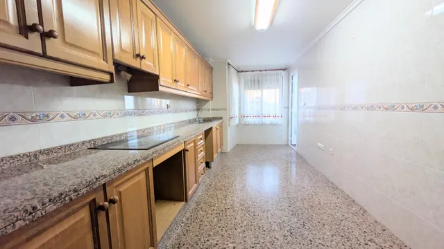 SECTOR 5, VIVIENDA MUY LUMINOSA, OBRA SEMINUEVA, CON ASCENSOR Y EXCELENTES VISTAS. — 2