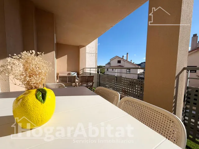 Excelente ubicación y reforma integral en este luminoso piso exterior con terraza, garaje y piscina comunitaria — 35