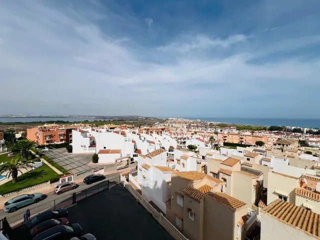 Estudio luminoso con vistas al mar y piscina comunitaria — 15