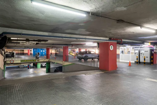Parking de moto 2m² en alquiler - Eixample — 8