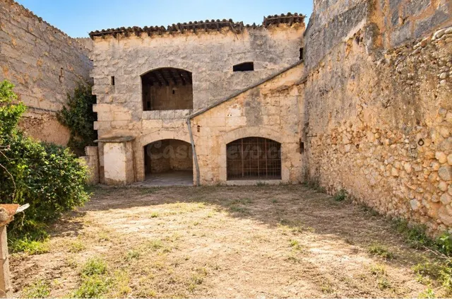 Casa para reformar con jardín en Sa Pobla - foto 2