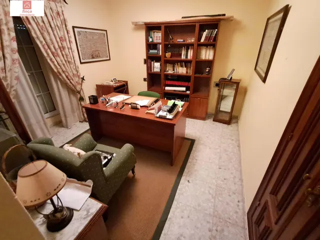Se vende vivienda doble en Montijo, zona centro, plaza santa clara, a tres calles, con garaje y piscina — 12
