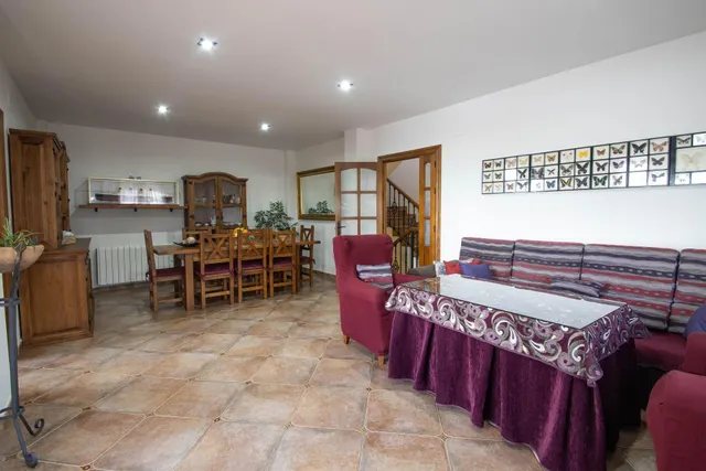 CHALET INDEPENDIENTE CON PISCINA — 29