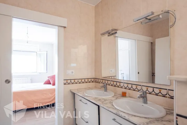 Casa a quatre vents amb gran terrassa i garatge per a 2 cotxes — 24