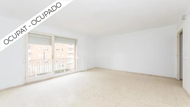 PISO OCUPADO 4 habitaciones, 2 BALCONES, PLANTA 3 CON ASCENS