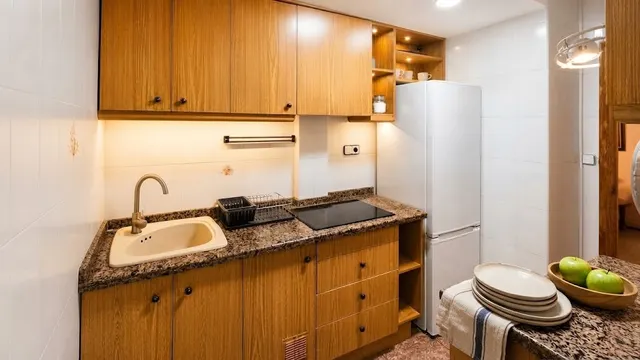 Se vende piso en calle Valencia — 28