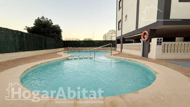 ¡PLAYA DE PILES! ALTO Y ACOGEDOR EN RESIDENCIAL CON PISCINA  - foto 3