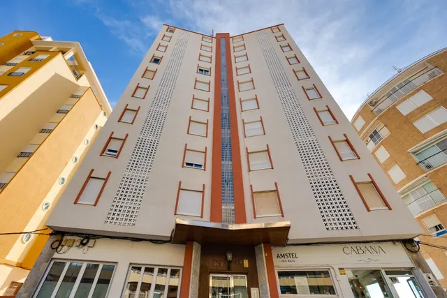 PRECIOSO APARTAMENTO TOTALMENTE REFORMADO CON VISTAS FRONTALES AL MAR — 38