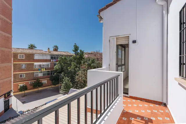 CASA ADOSADA EN MOTRIL — 27