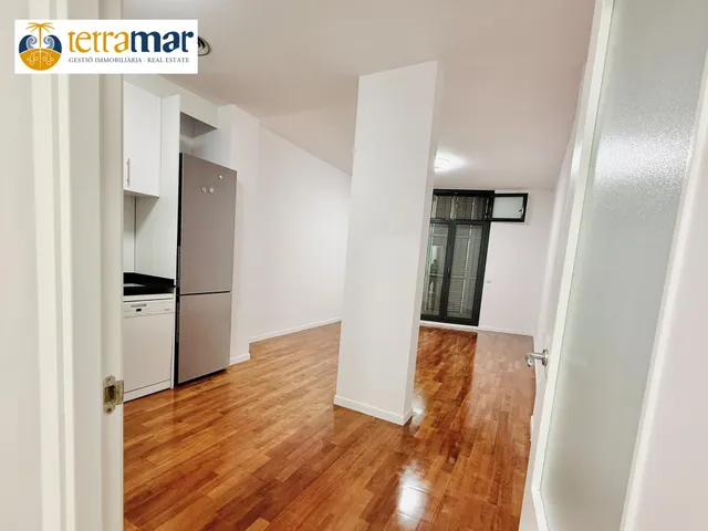 Moderno piso reformado en el corazon del eixample junto a ronda de la universidad - Barcelona — 10