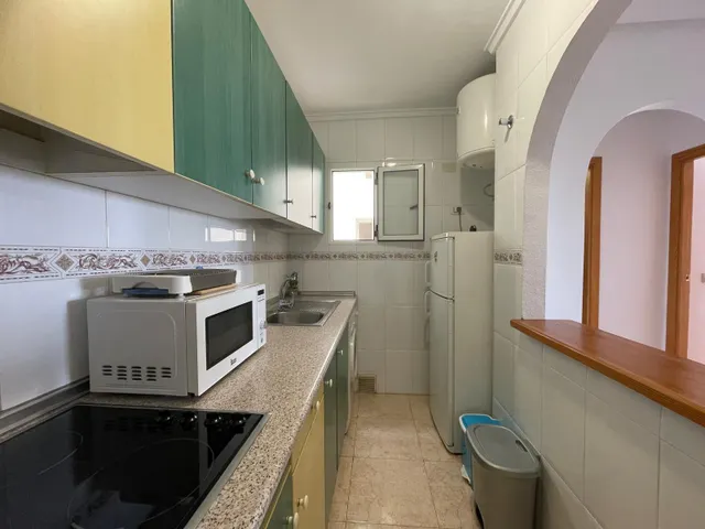 Apartamento exterior con vistas despejadas y piscina comunitaria en Torrevieja — 8
