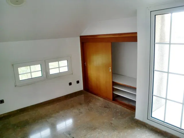 Chalet independiente en Murcia capital con parcela de 2.500 m2, piscina y 8 dormitorios — 14