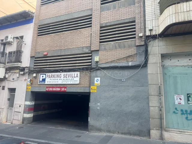 Plaza de Parking en Alquiler en Calle Sevilla
