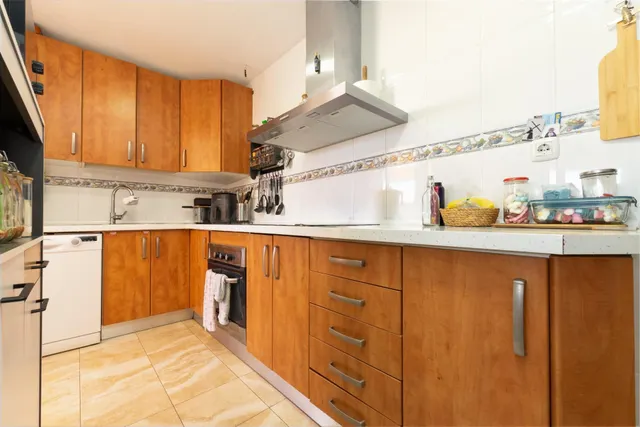 Ático con 5 dormitorios y 102m2 de terraza privadas en Málag - foto 2