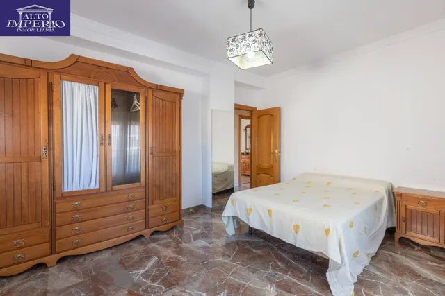 Casa en esquina en venta en Las Gabias — 40
