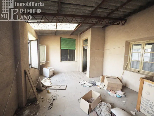*¡OPORTUNIDAD! Casa de 2 plantas y con fachada a dos calles, - foto 3