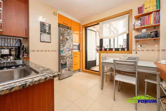 Luminoso piso de 3 dormitorios, 2 baños, garaje y trastero. — 15