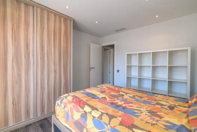 Exclusividad y diseño: 2º piso con ascensor, parking y suite de lujo — 23