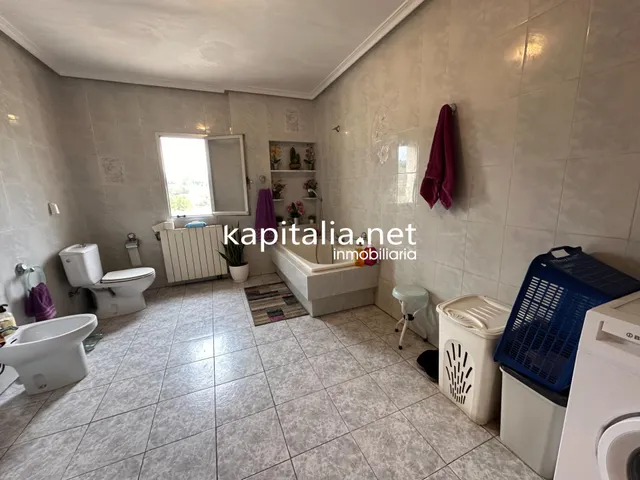 Chalet a la venta en Cocentaina, Alicante. — 27