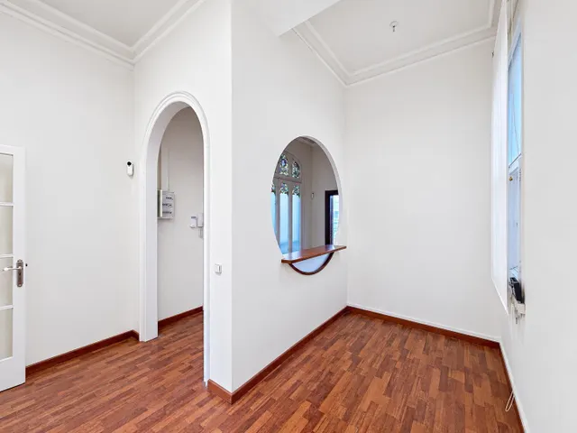 Oficina de 184 m2 con carácter y mucha luz en Passeig de Gràcia — 12
