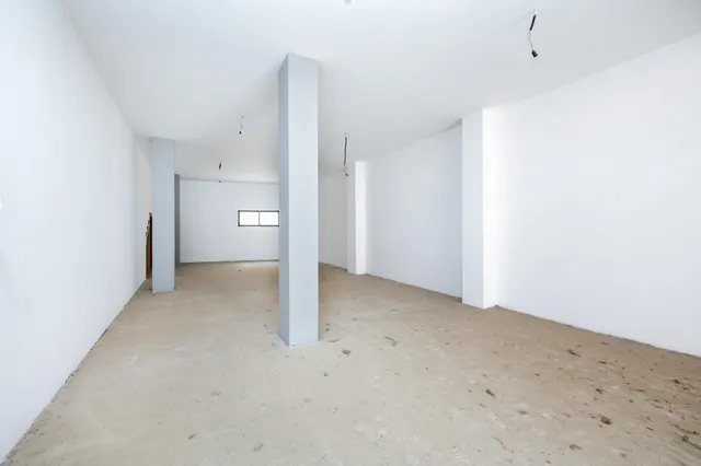 LOCAL VENTA JUNTO AVDA.CONSTITUCION GRANADA — 10