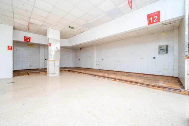 Local comercial en venta — 13
