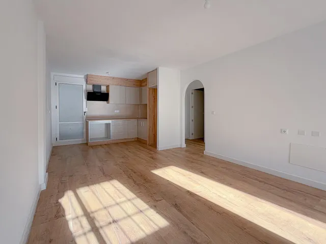 Espectacular bungalow reformado, con amplia terraza y parking para coche dentro de la parcela, en urbanización exclusiva con piscina comunitaria — 12