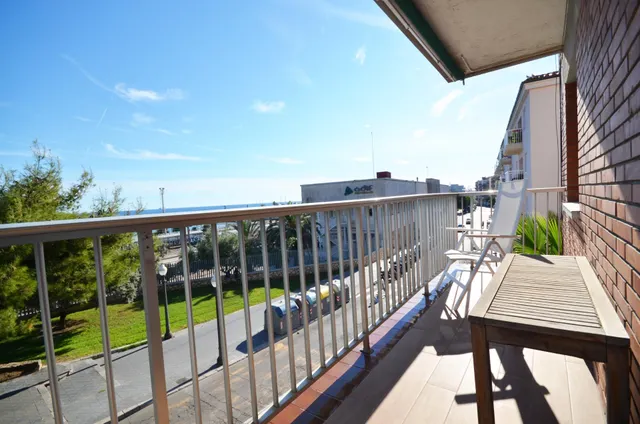 Piso reformado con terraza y vistas al mar junto a la estación de tren de Tarragona — 34