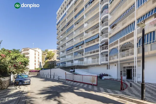 Piso con garaje y trastero en Almuñecar — 25