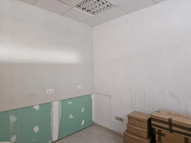 LOCAL COMERCIAL EN LA RAPITA — 11