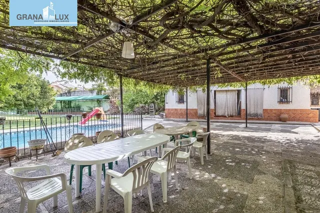 Espectacular Chalet en Ogijares - Ideal para Familias — 2