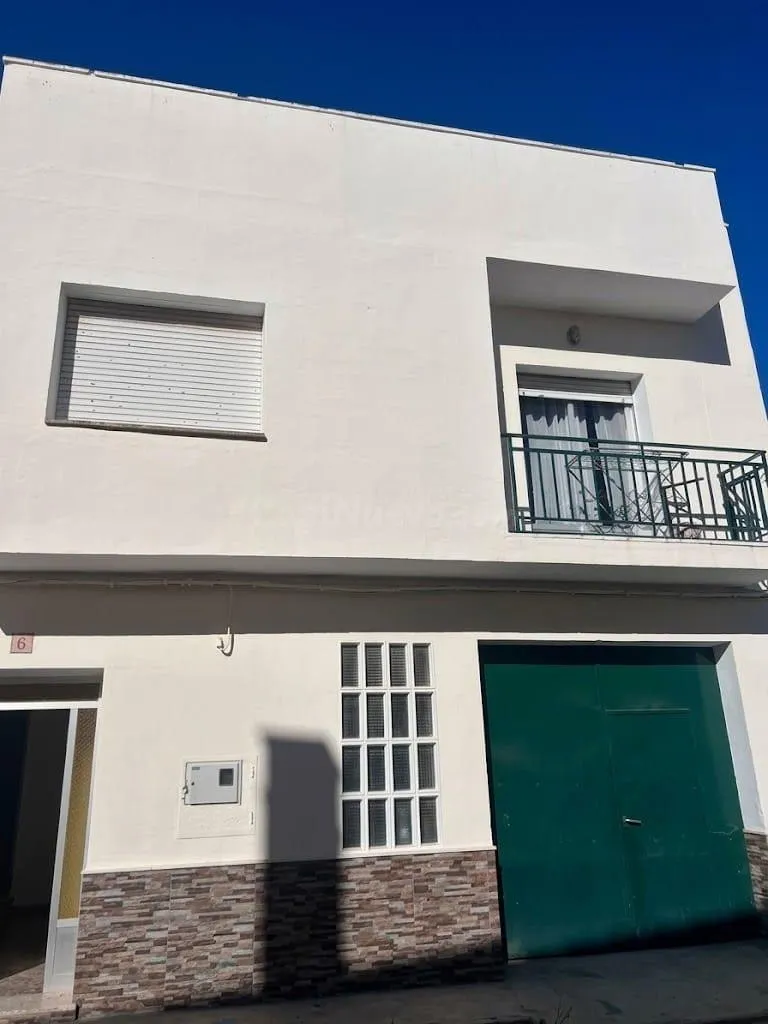 CASA DE PUEBLO EN CAMPORROBLES