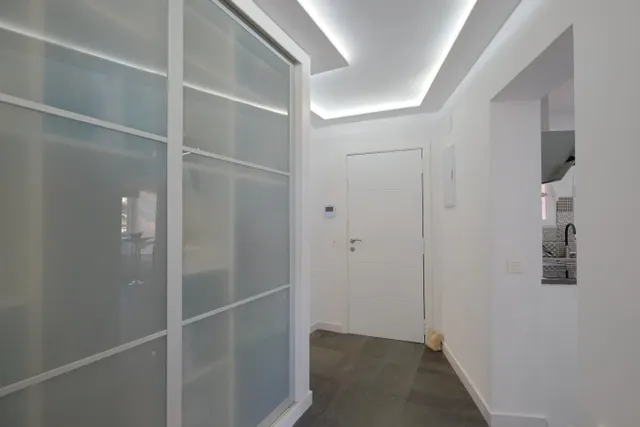 VILLA DE LUJO COMPUESTA POR 3 APARTAMENTOS INDIVIDUALES, TODO DE PRIMERA CALIDAD CON VISTAS AL MAR — 50
