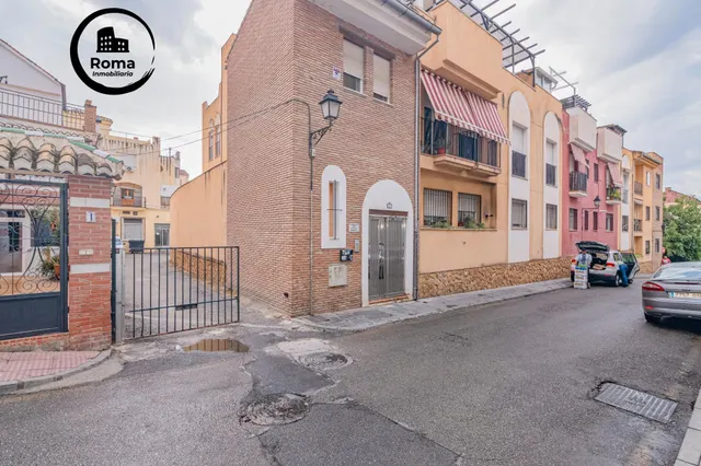 PISO, COCHERA Y TRASTERO EN LA ZUBIA — 30
