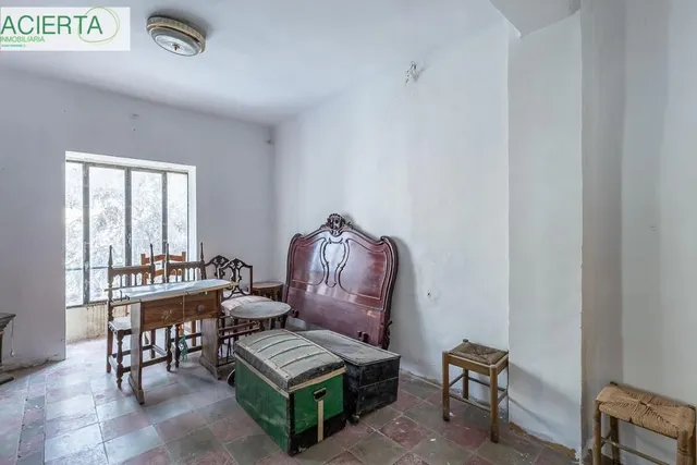 Casa con Parcela a Reformar en Granada — 28