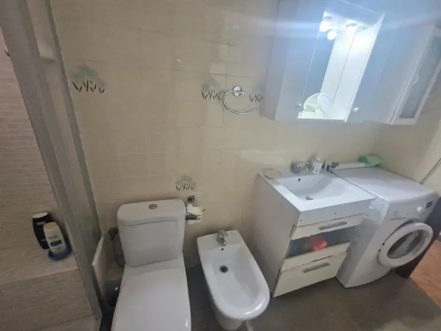 PISO CENTRICO DE 83M2 CON ASCENSOR Y BALCÓN — 27