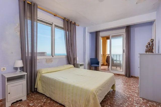 CHALET EN PRIMERA LINEA EN PLAYA GUARDAMAR 6 HABS — 19
