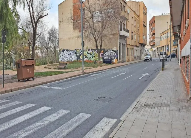 Amplio Local Comercial en Elda: Oportunidad Única para tu Ne - foto 5